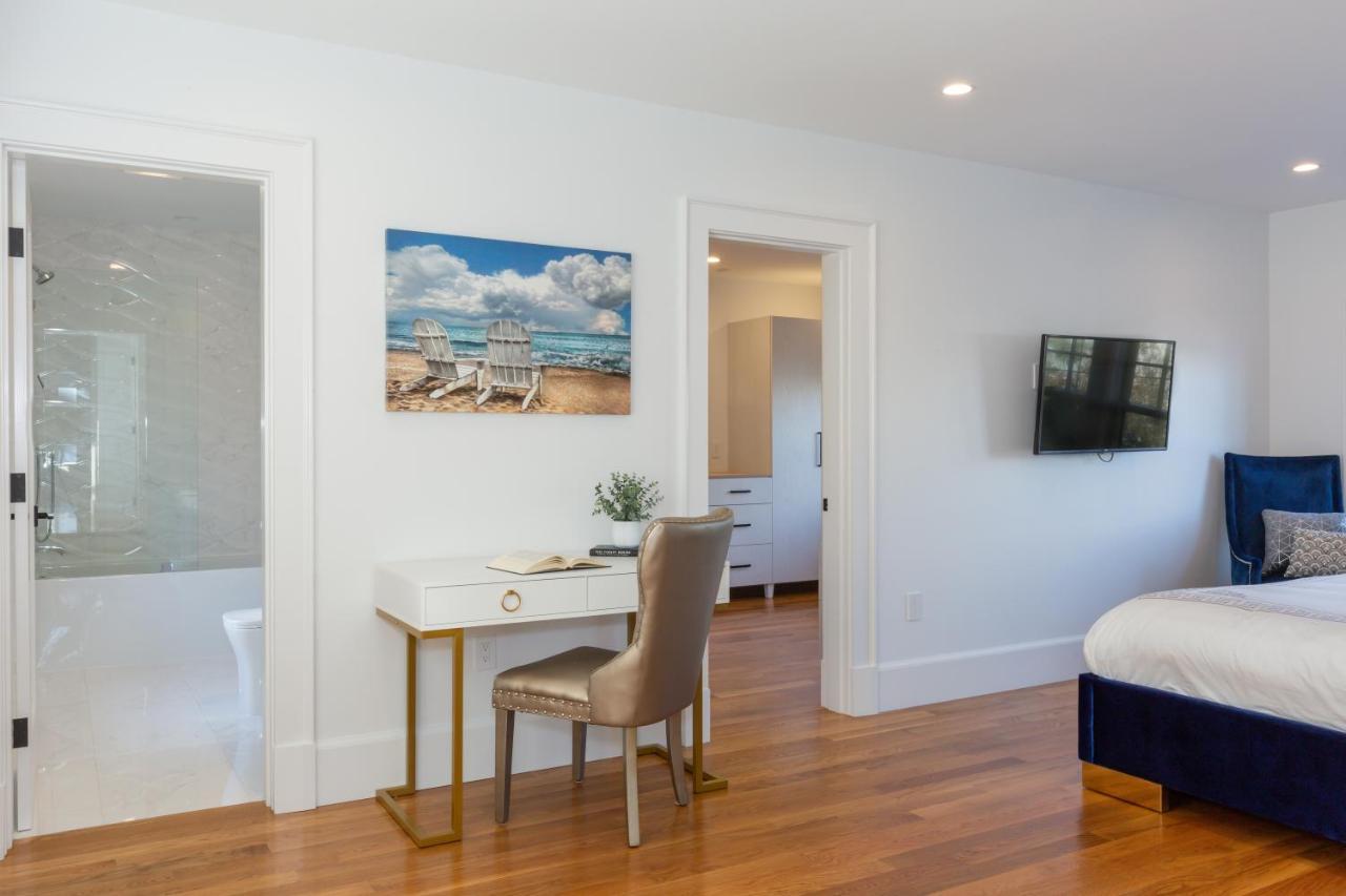 Luxury Oceanfront Bayside Jewel Villa Quincy Exterior photo